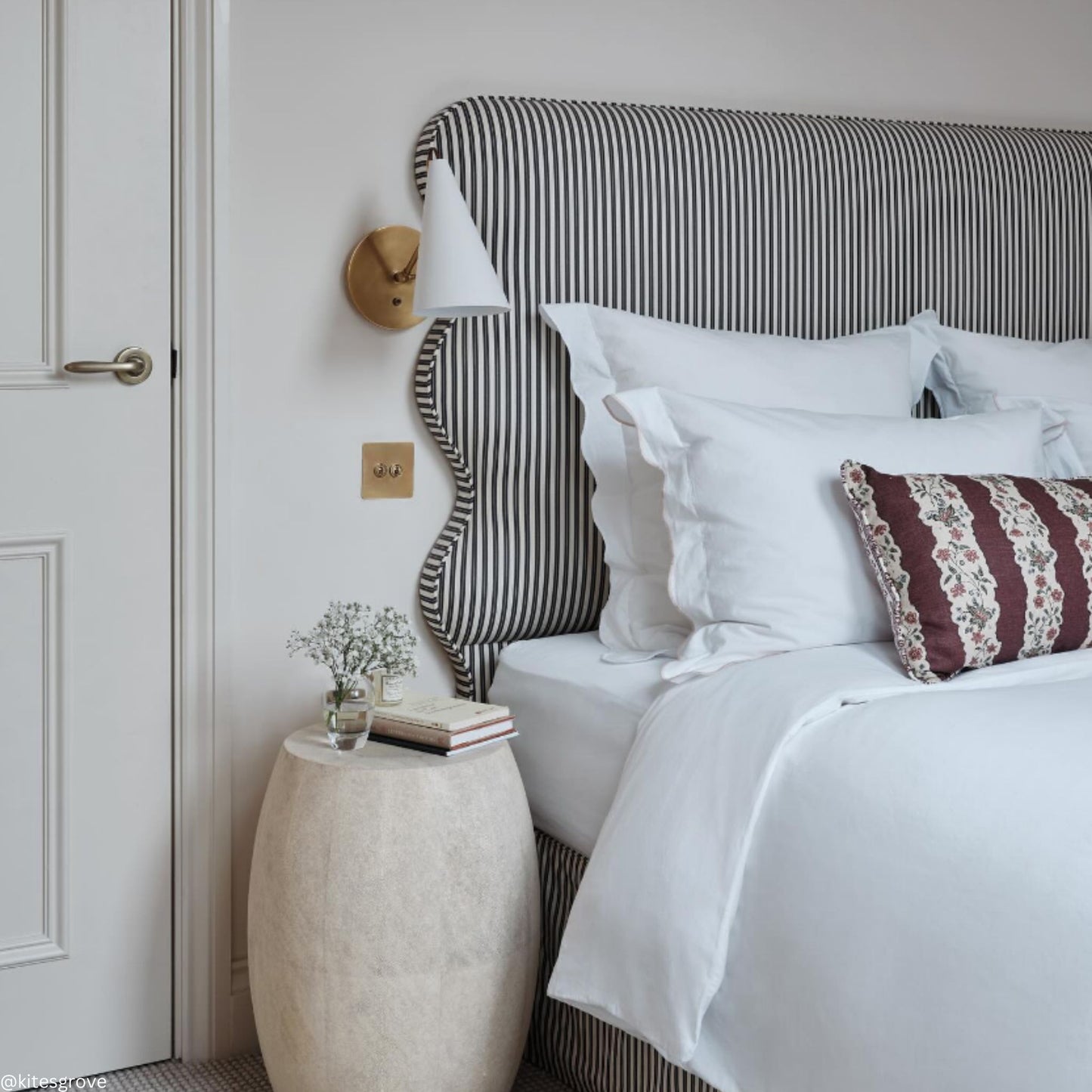 AERIN Clemente White Metal Wall Sconce - Brass Wall Light Bloomingdales Lighting