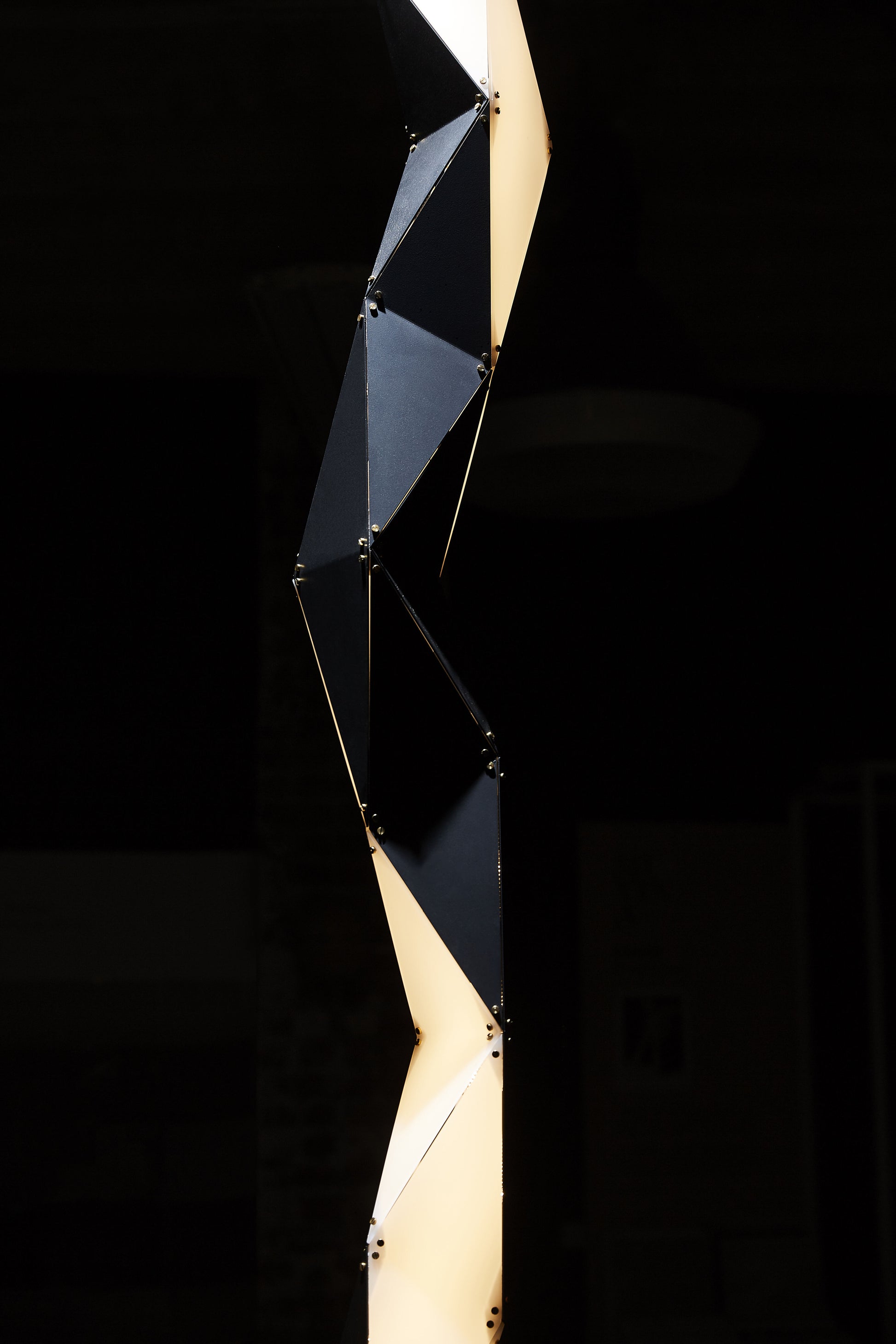 Supernova Shard Linear Pendant Light Pendant Light ILANEL