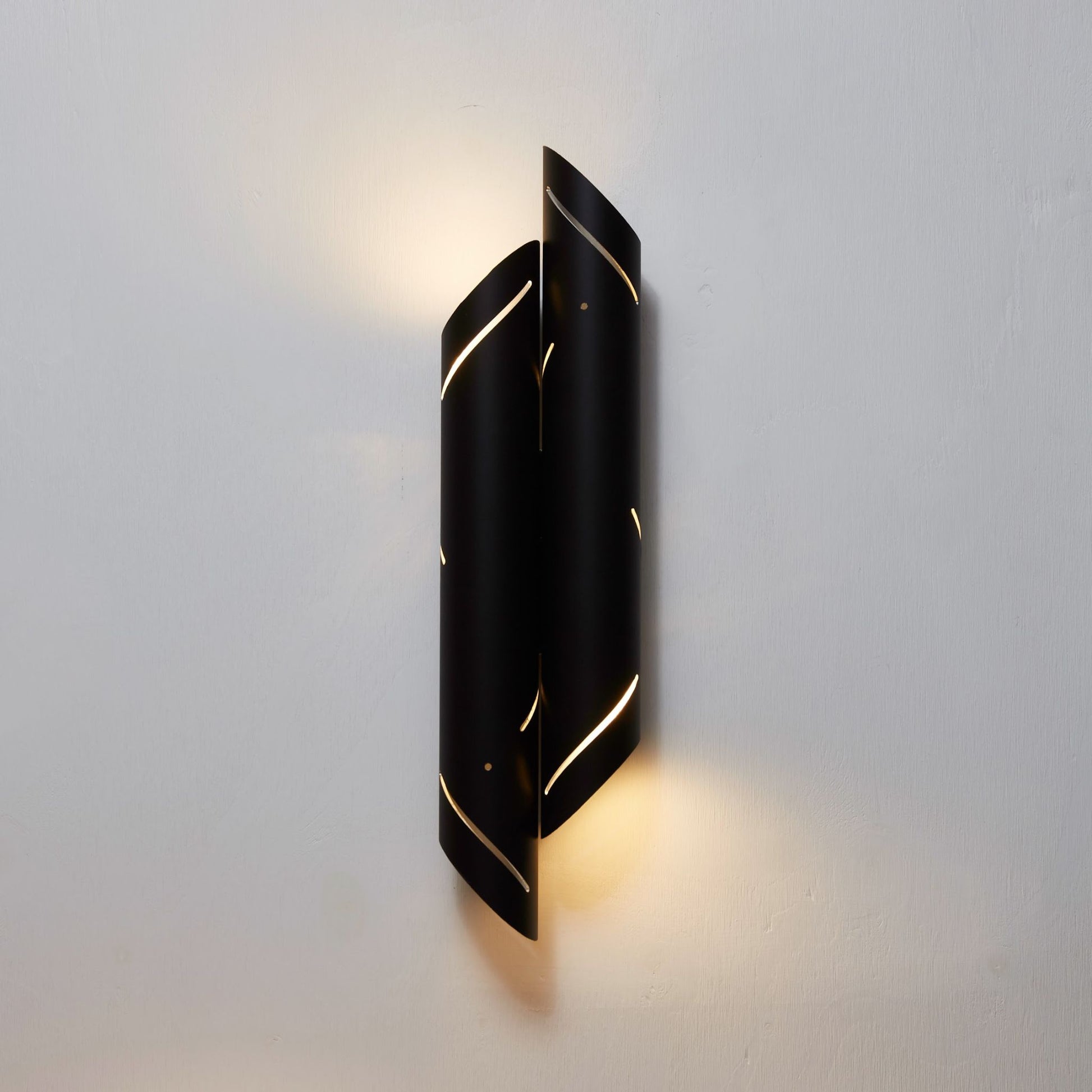 Black Rain Wall Light Wall Light ILANEL