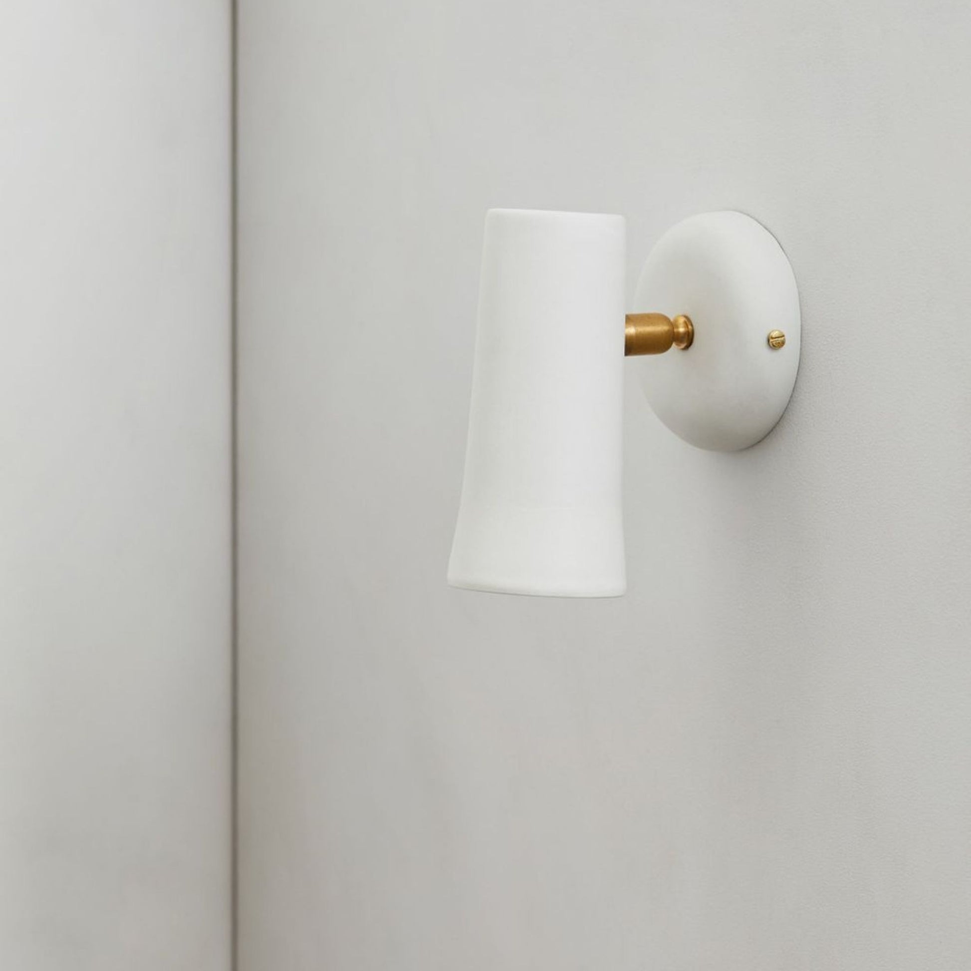 Dusked Evo Large Ceramic Wall Sconce Wall Light Studio Enti White Brass