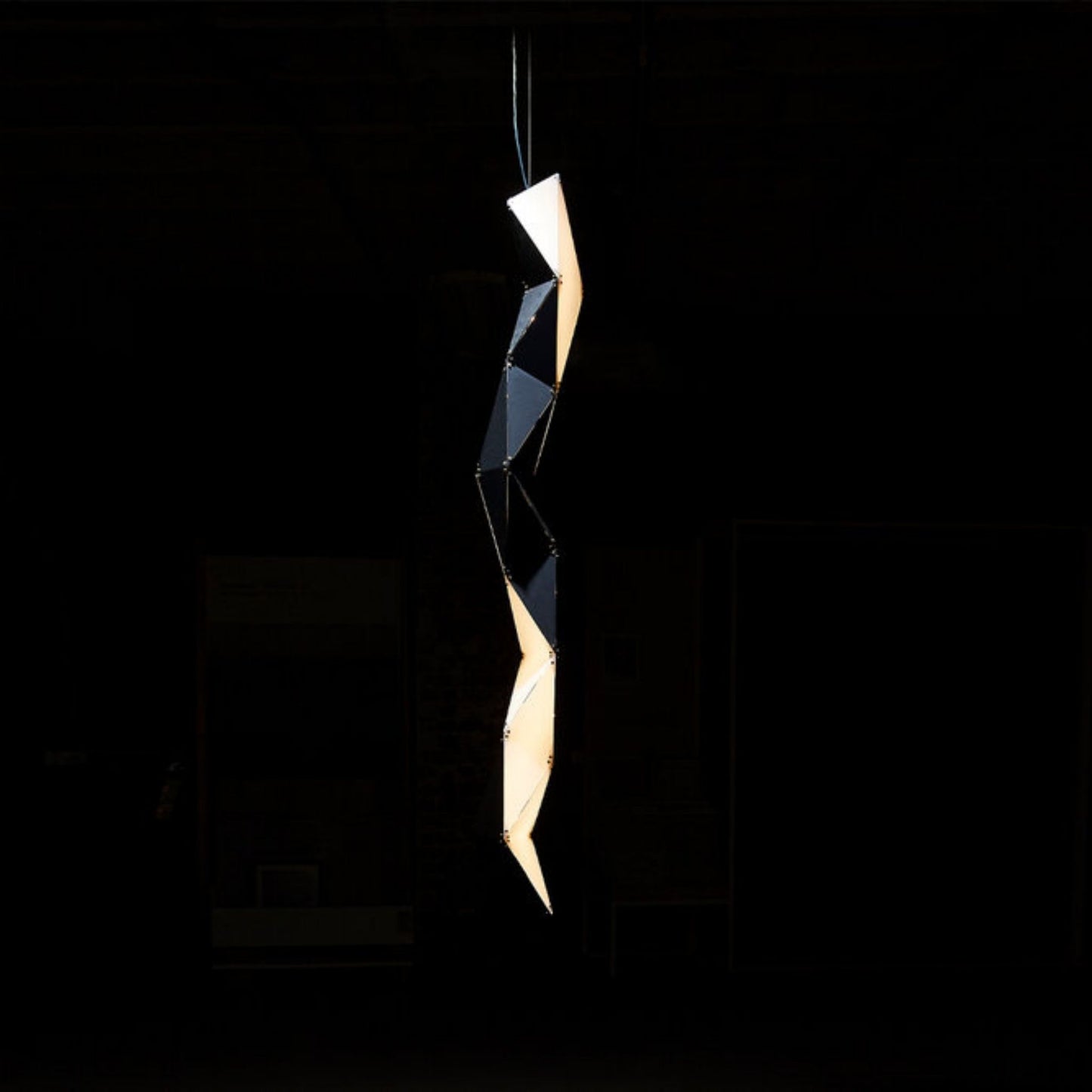 Supernova Shard Linear Pendant Light Pendant Light ILANEL