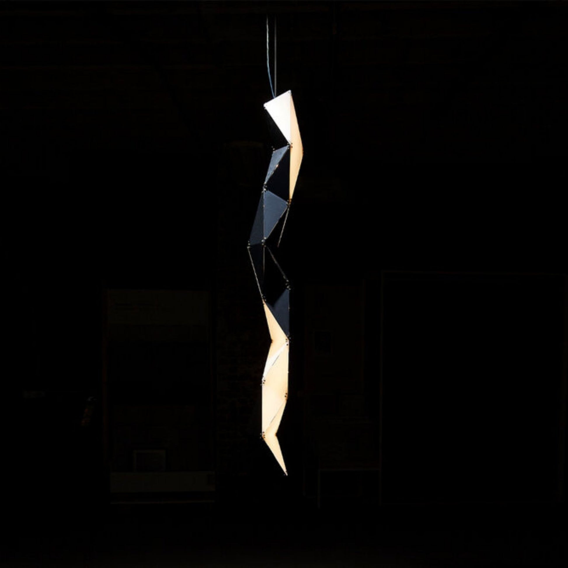 Supernova Shard Linear Pendant Light Pendant Light ILANEL