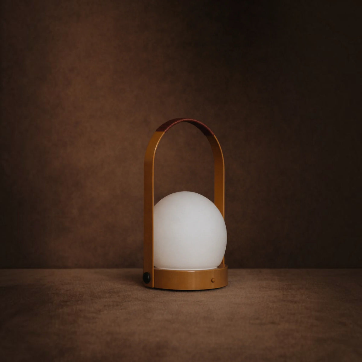 Audo CPH Carrie Leather Portable Lamp - Golden Brown Table Lamp Design Mode