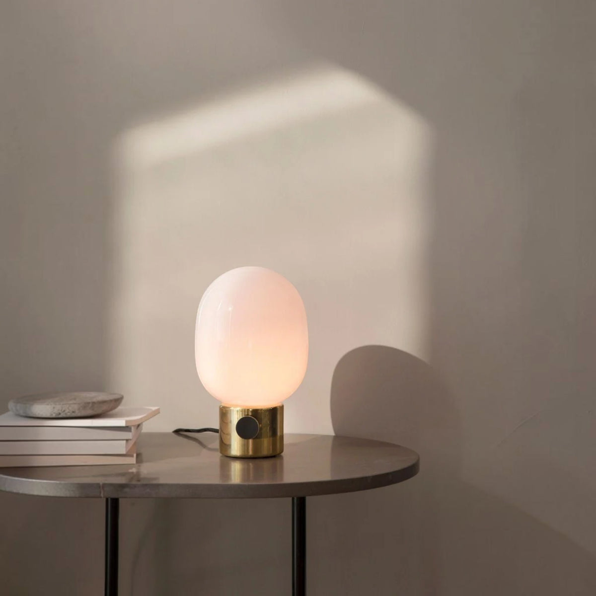 Audo CPH JWDA Sculptural Table Lamp - Polished Brass Table Lamp Design Mode