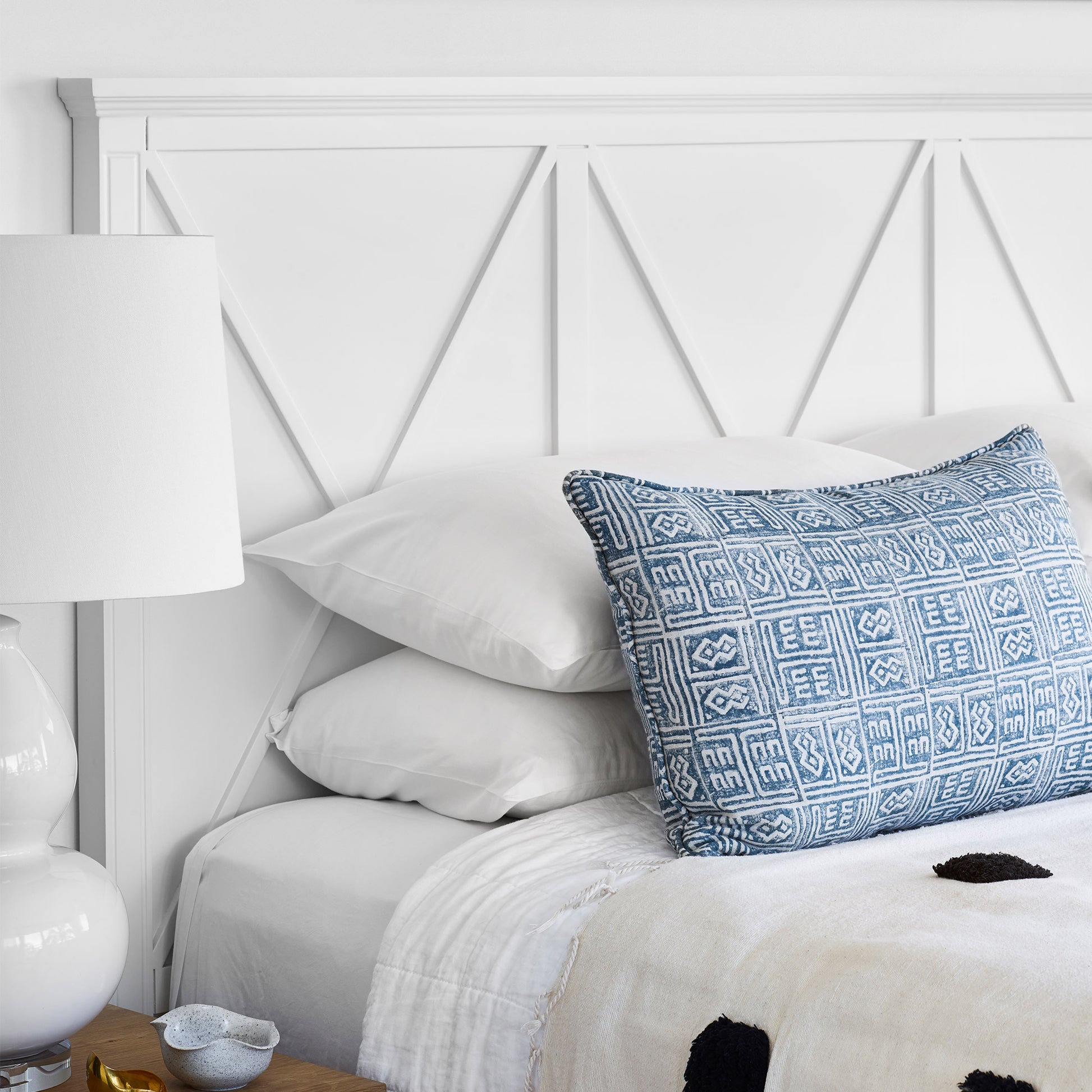 Jasmine Table Lamp - White Table Lamp Bloomingdales Lighting   