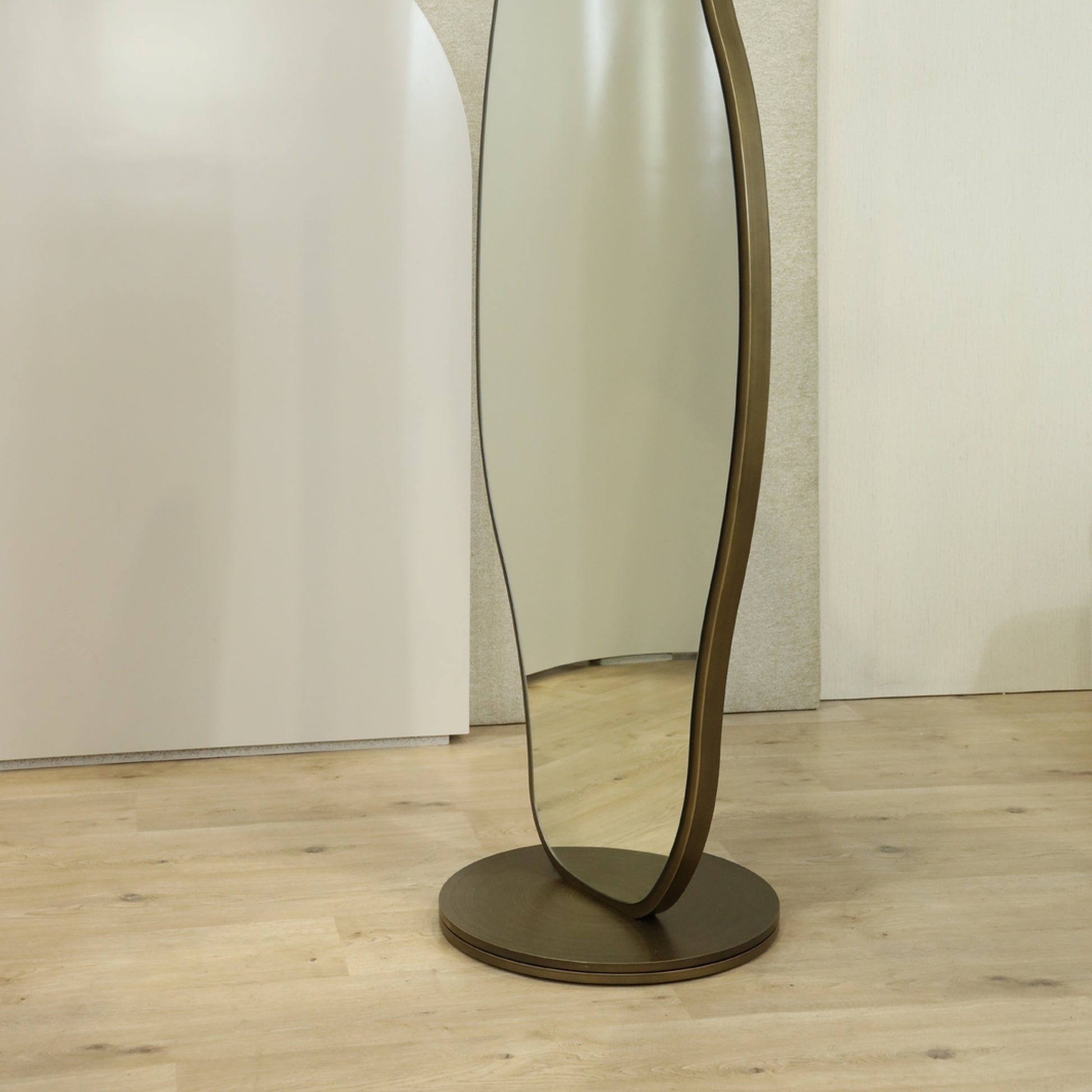 Dimitri Organic Metal Mirror - Brass Mirror Raffine